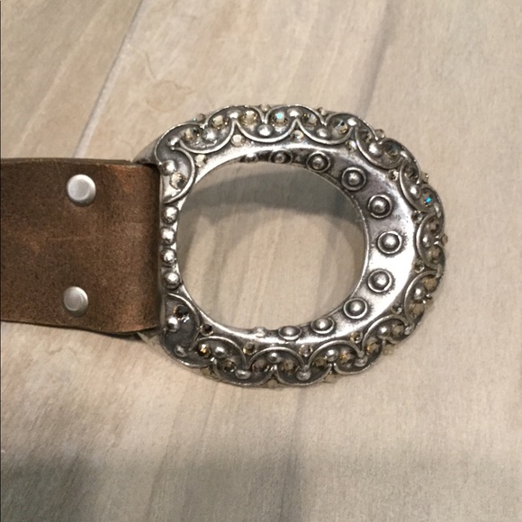 LEATHEROCK STUDDED BROWN LEATHER SILVER EMBOSSED BUCKLE BELT - Picture 4 of 8